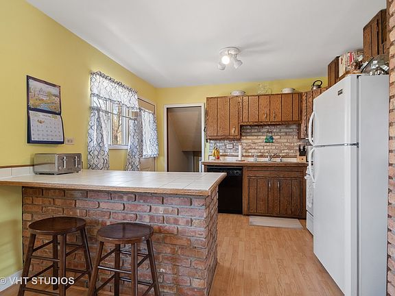 5th image of 14540 Ash St