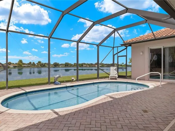 2249 Valencia Lakes CIR, NAPLES, FL 34120