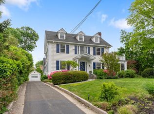 138 Ocean Dr W, Stamford, CT 06902