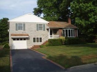 444 Greene Ave, Sayville, NY 11782