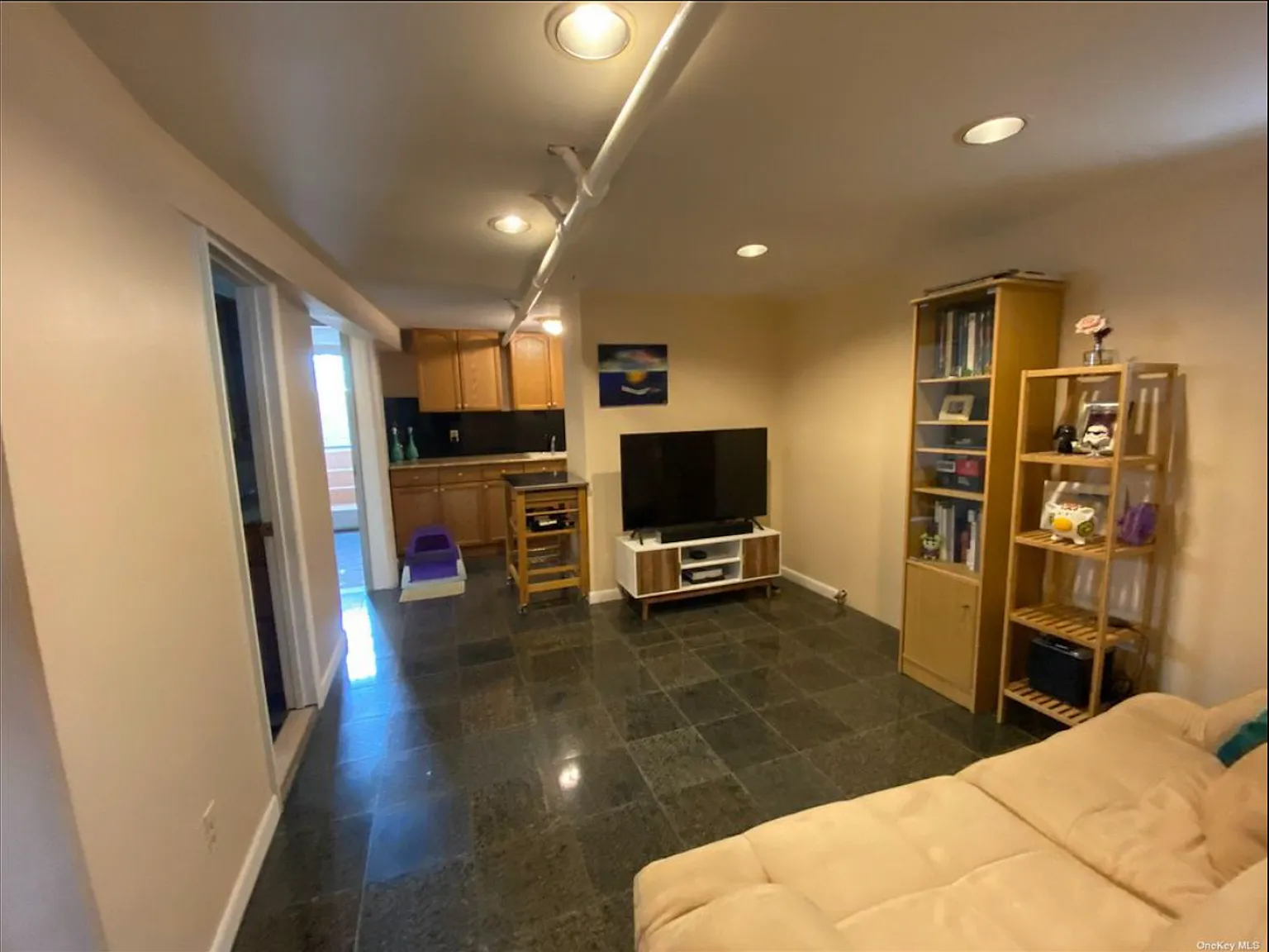1 bed, 650 sqft, $1,650 — Photo 2
