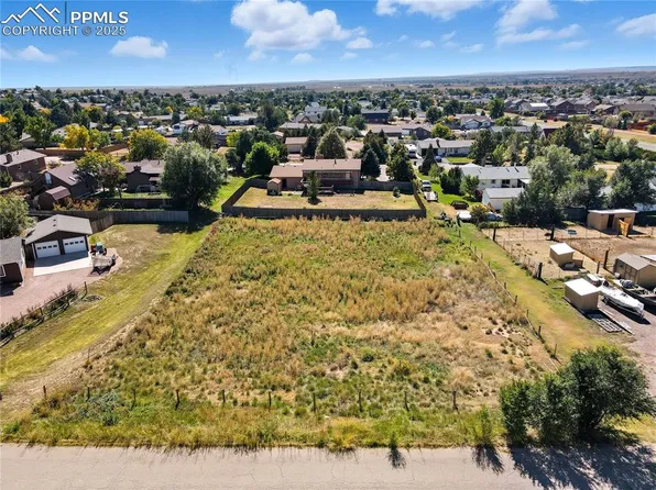 7 Circle C Rd, Fountain, CO 80817