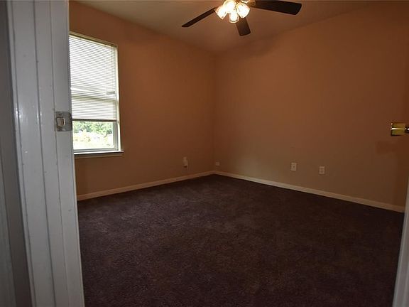 4th image of 4336 Phlox St APT B