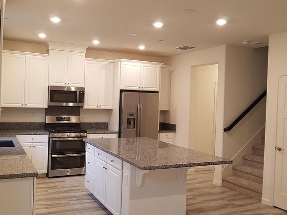 3rd image of 4009 Montcalm Pl