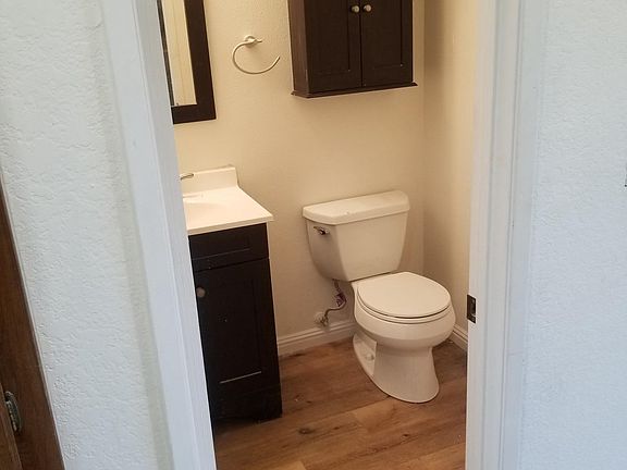 1/2 bath, downstairs