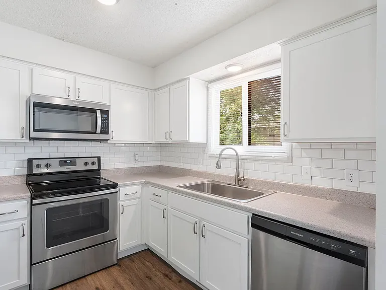 1707 E Walnut Lawn St — Photo 25