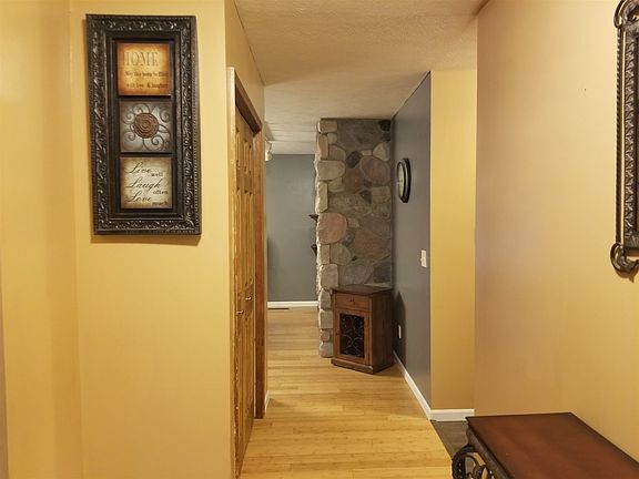 2nd image of 54310 Pleasant Valley Dr