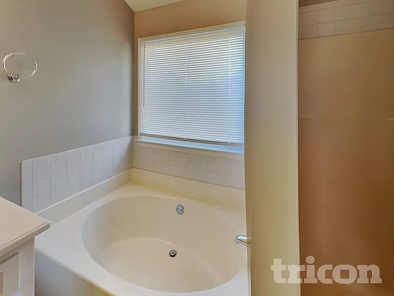 403 Bennett Farms Pl — Photo 8