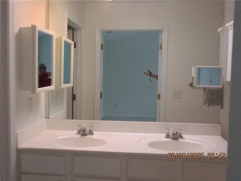 1112 Thornborough Dr — Photo 26