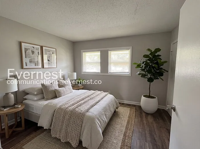 4435 Lincolndale Dr — Photo 13