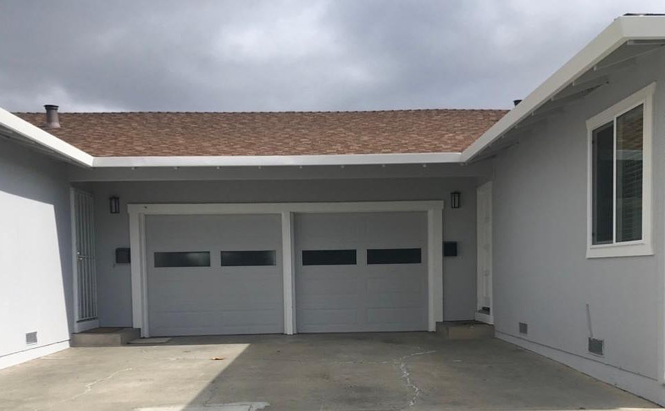 Right side garage/driveway