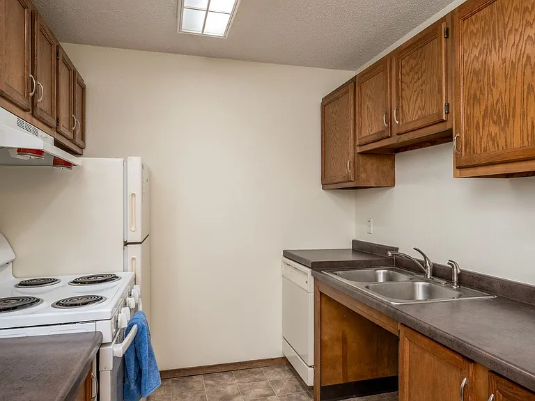 Heritage Heights Apartments — Photo 24