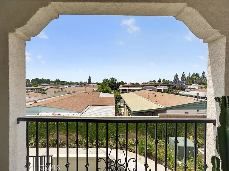 12903 Calabria Dr — Photo 7
