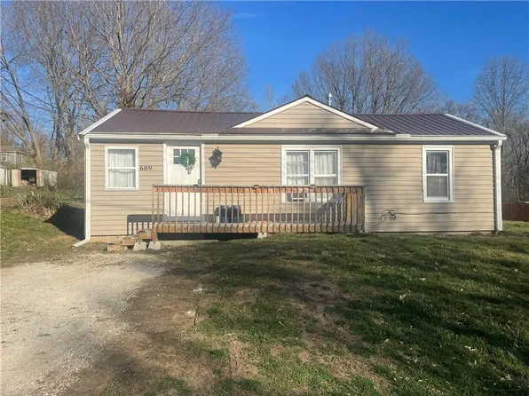 609 Hill St, Richmond, MO 64085