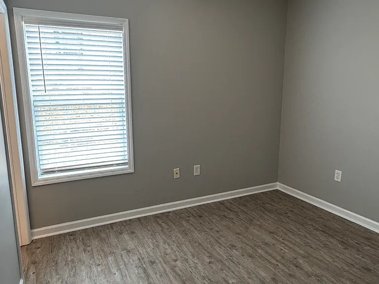 303 N Ross St #102 — Photo 8