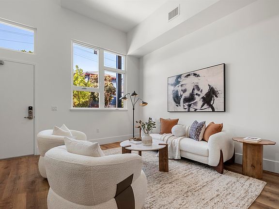 3rd image of 1545 32nd St #101