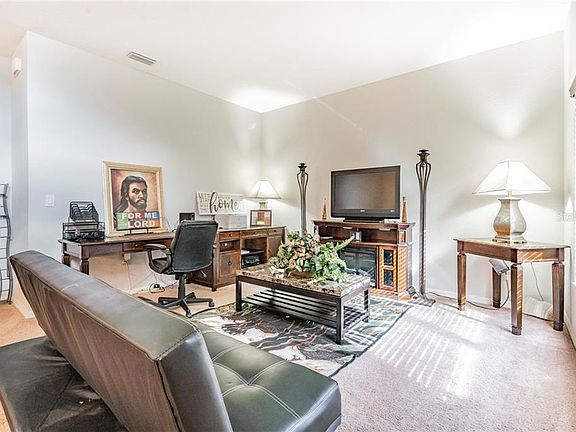 4th image of 801 Greenshank Dr