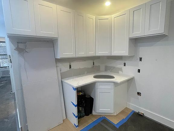 2nd image of 356 W 45th St APT 2C