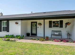 211 Cayuga Trl, Lake Kiowa, TX 76240