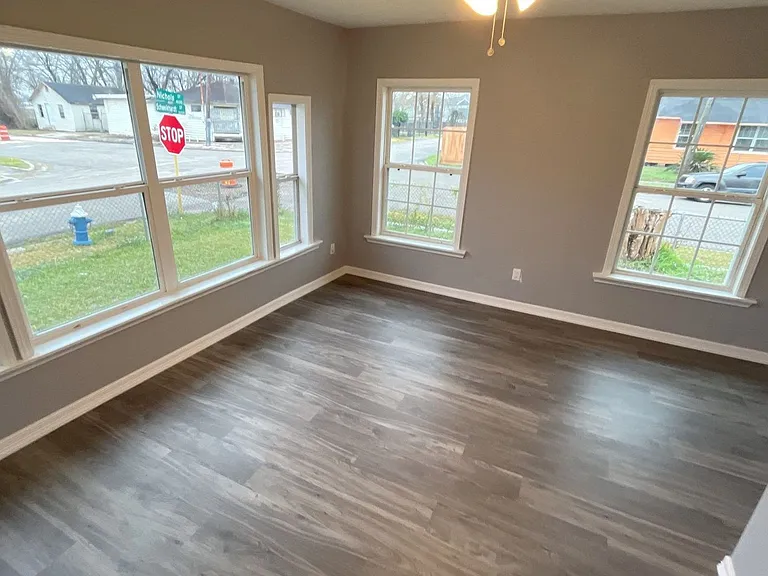 4620 Nichols St — Photo 17