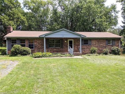 110 Oak Ln, King, NC, 27021