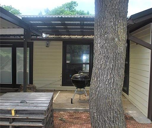 3rd image of 121 Nocona Dr