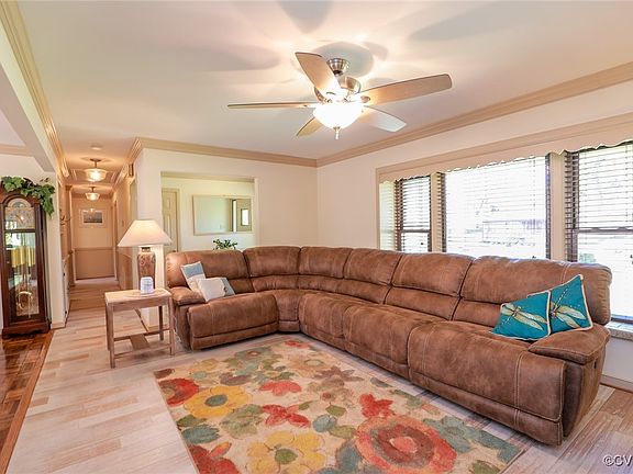 4th image of 7476 Deborah Dr