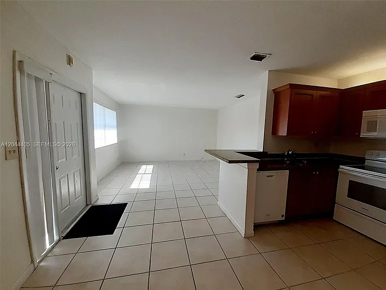 11447 NW 42nd St #11447 — Photo 10