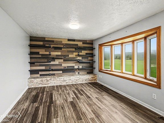 4th image of 1601 Layton Rd