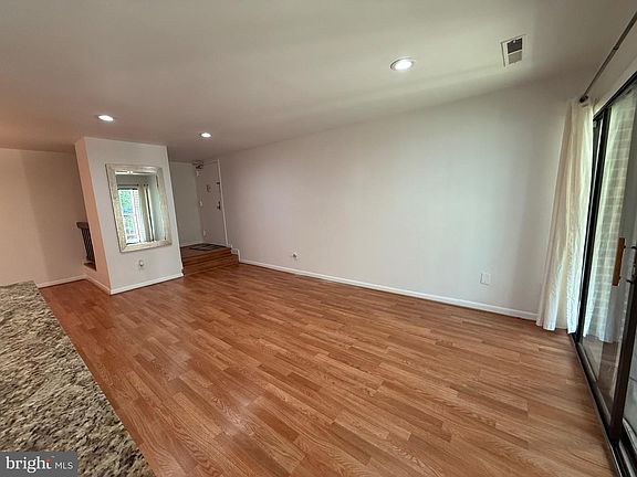 4th image of 11212 Chestnut Grove Sq APT 115