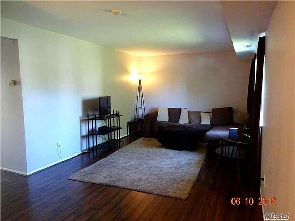 5th image of 139 Pointe Cir N