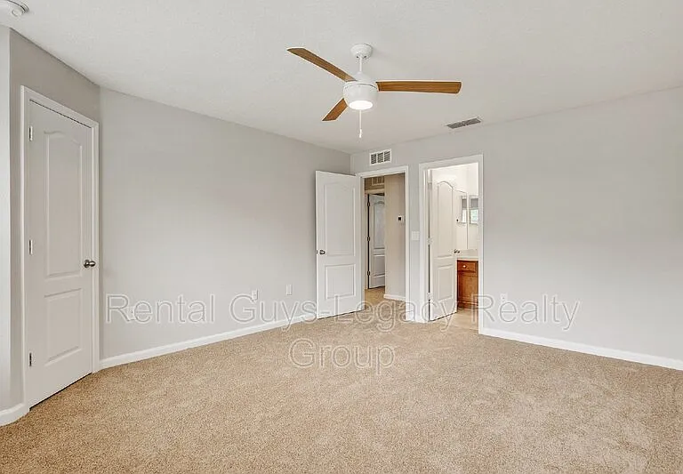 425 Servia Dr — Photo 14