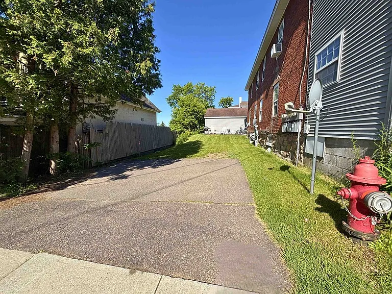 12 North St #A — Photo 2