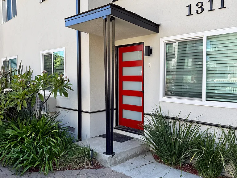 1311 N Orange Dr #1 — Photo 12