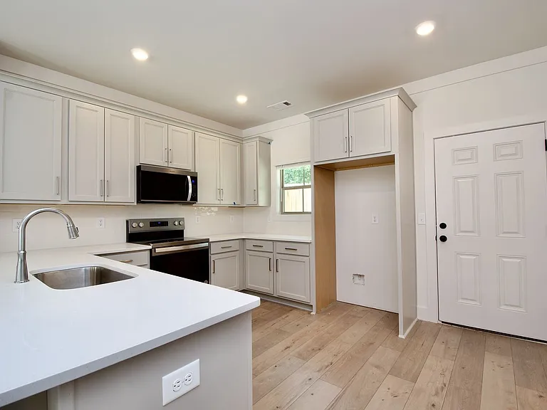 1257 Tigers Tail Trl — Photo 10