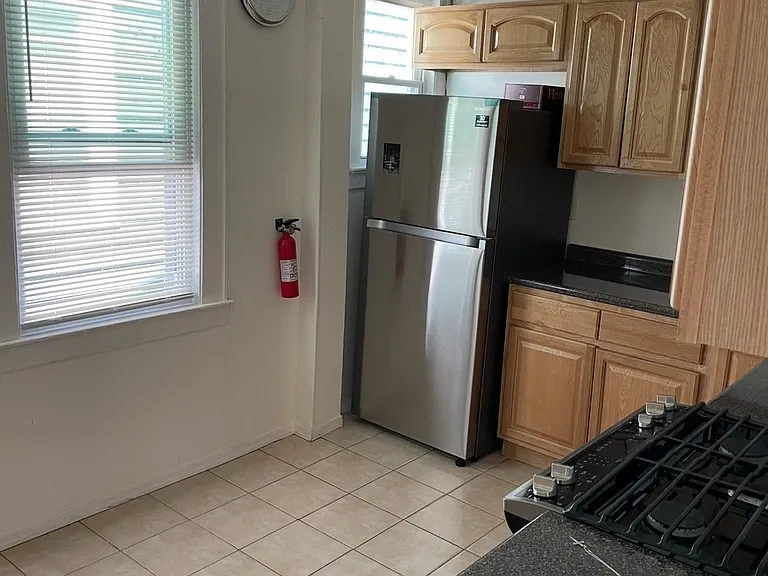 287 S Clinton St #2 — Photo 2