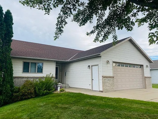 No snow or lawn maintenance - 401 16th St N
