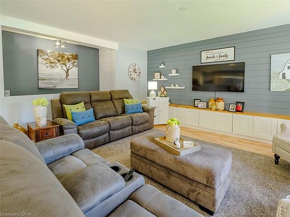 4th image of 7 Irving Ct