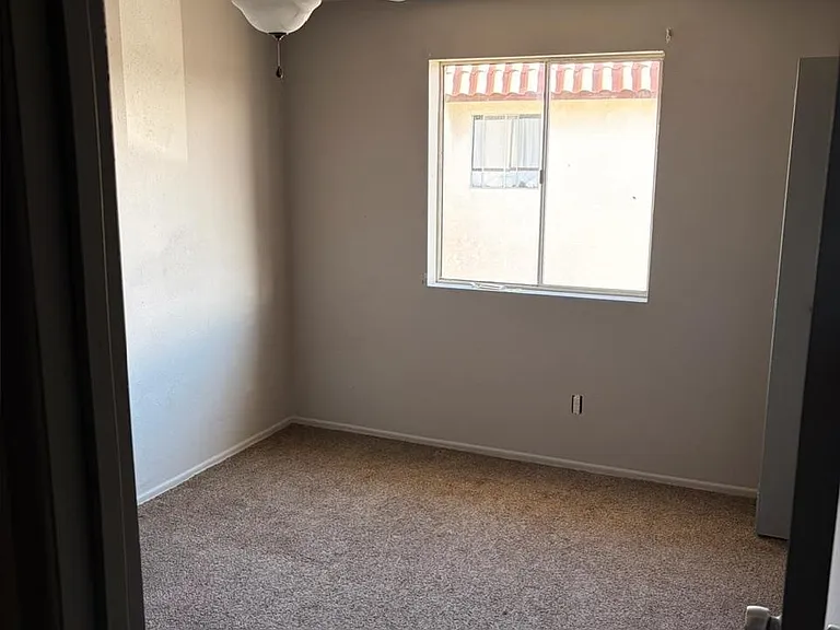 1508 W 9th Pl — Photo 6