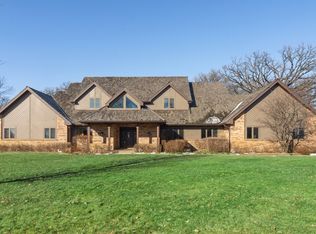 21710 N Hickory Ln, Barrington Hills, IL 60010