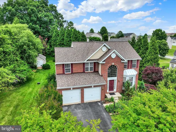 665 Clydesdale Dr, York, PA 17402