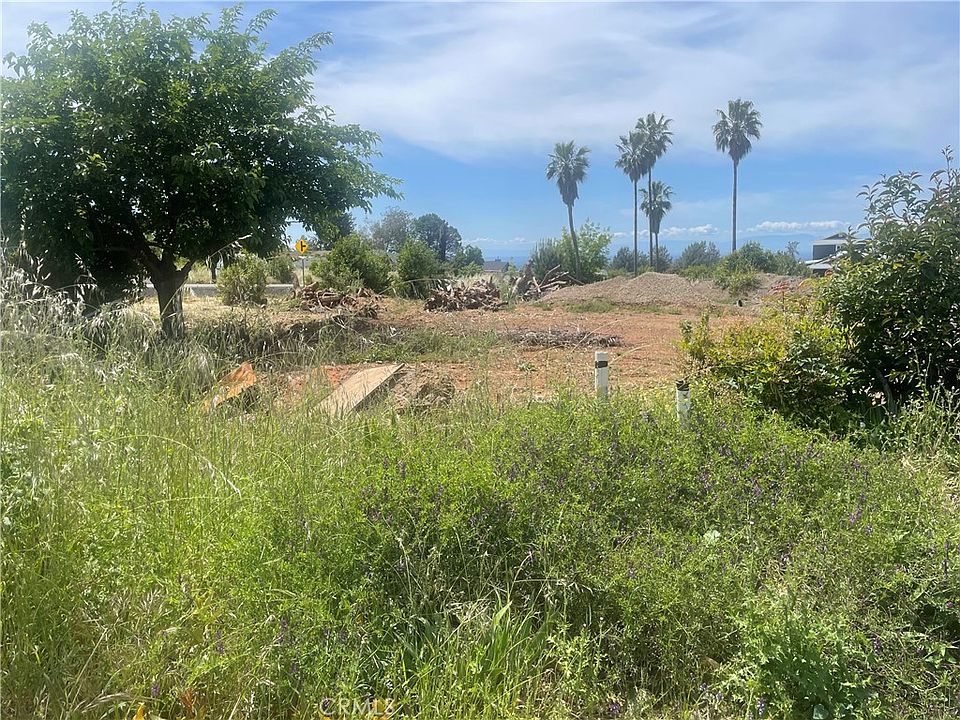 2nd image of 5060 Russell Dr
