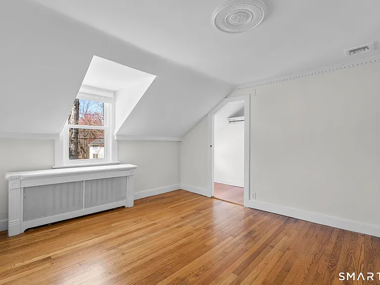 1090 Ridgefield Rd — Photo 23