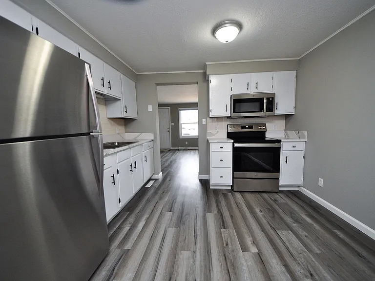313 Granada Dr — Photo 6