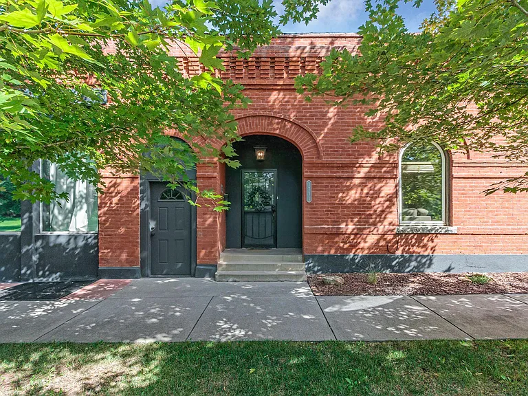 1711 Martin Luther King Blvd — Photo 1
