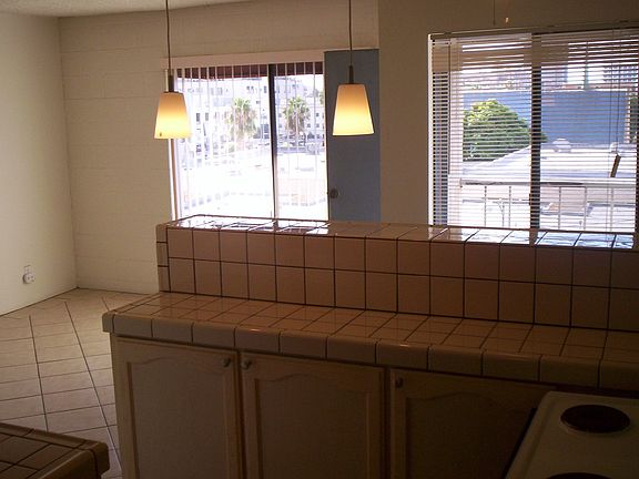 5th image of 225 W 6th St APT 503