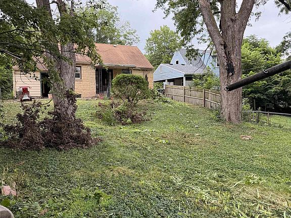 4th image of 3423 S 40th St