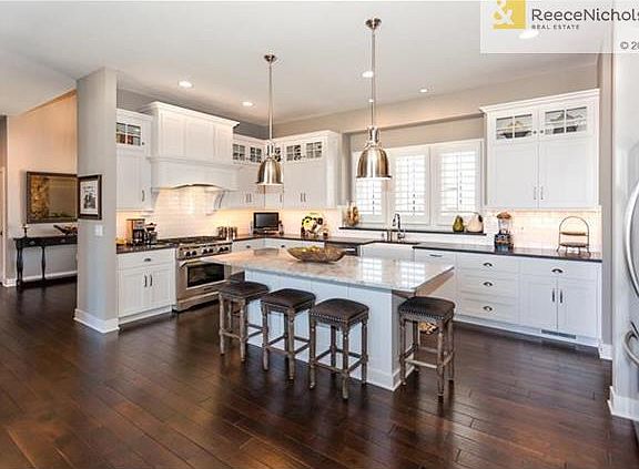 5th image of 16409 Monrovia St