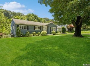 10 Gaines Pl, Huntington, NY 11743