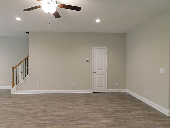 3rd image of 3766 Summerline Ln NE